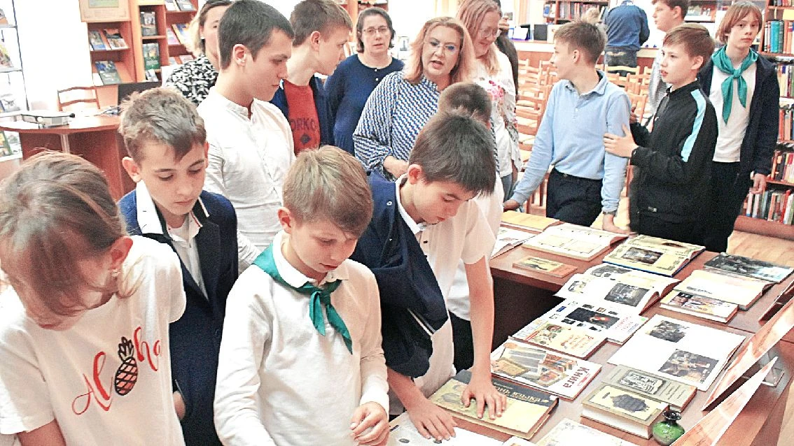 КНИГА, СЛОВО, ТРАДИЦИЯ: ПРАЗДНИЧНАЯ НЕДЕЛЯ В КРАЕВОЙ ДЕТСКОЙ БИБЛИОТЕКЕ   В Год единства народов Рос