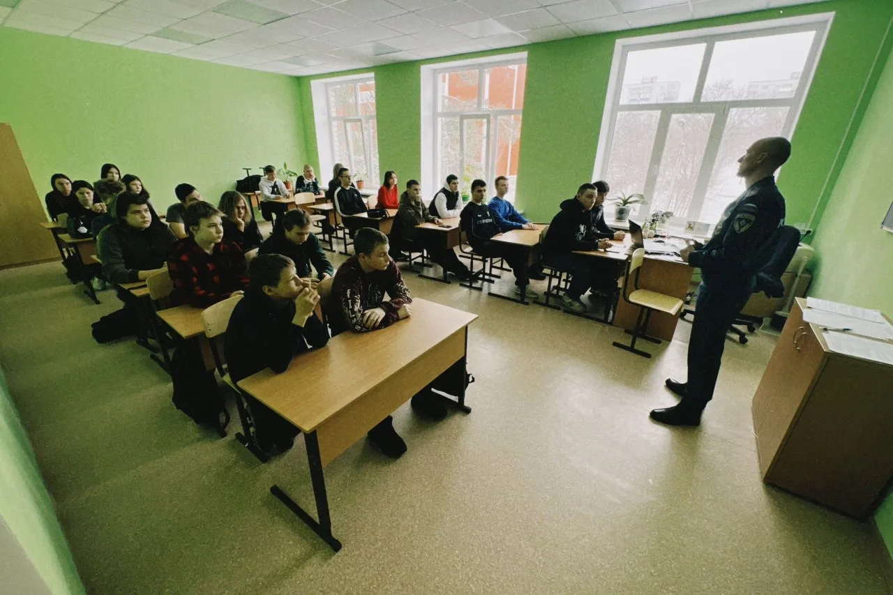 📚🔥 Урок безопасности прошёл успешно!  Сегодня студенты строительного профиля приняли участие в важно