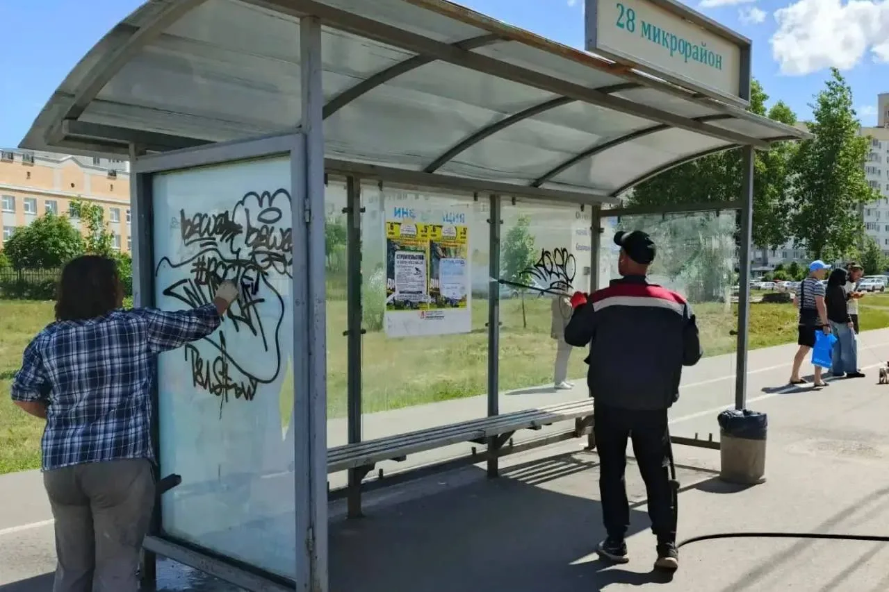 🧽 В Липецке за сезон отмыли уже около 300 остановок

Сотрудники регулярно убирают с остановочных па