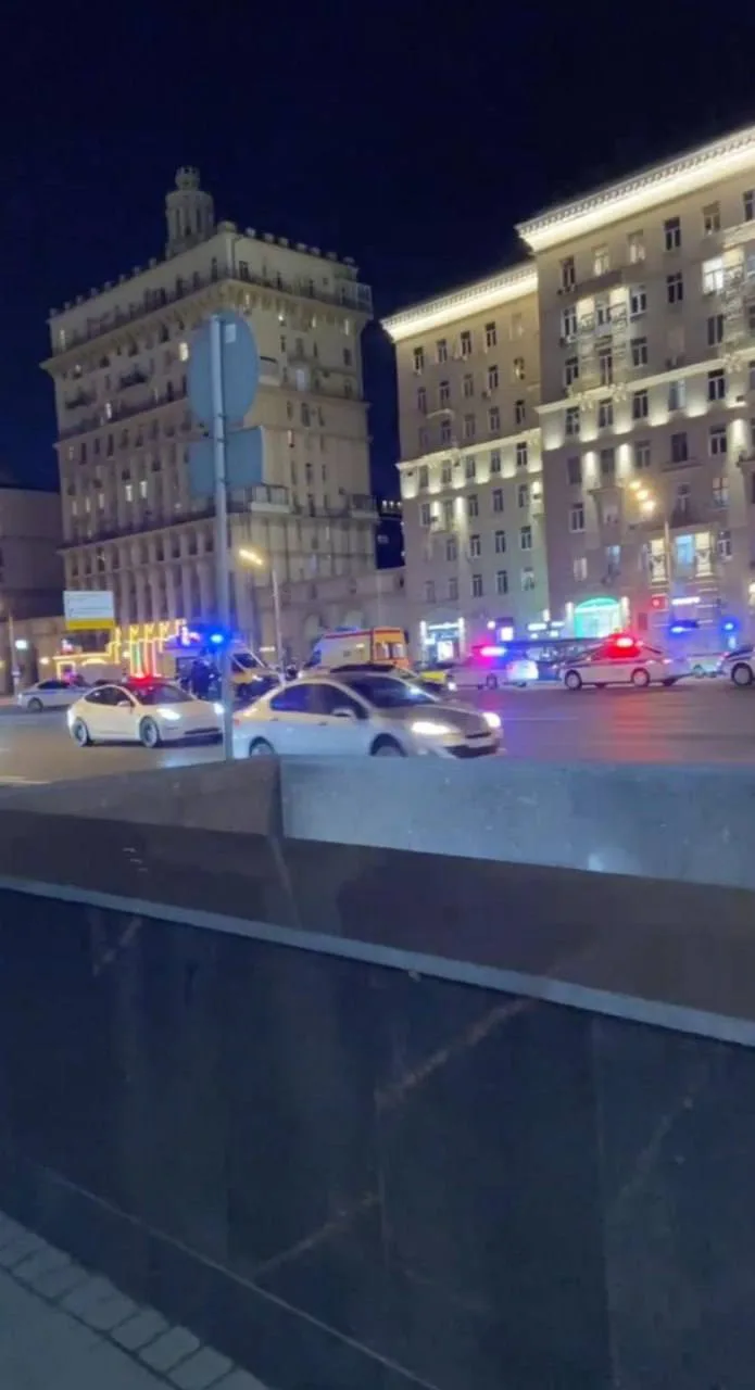 ‼️Крупное ДТП на Кутузовском проспекте в районе метро «Кутузовская».
