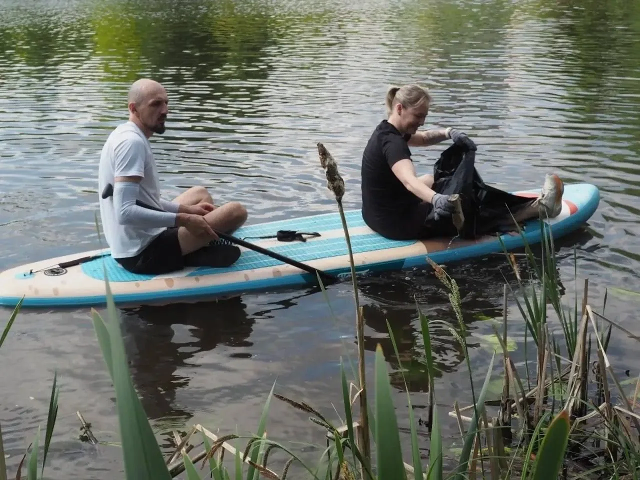 🛶 В Иванове во время экосубботника на сапбордах из реки Уводь собрали почти 200 кг мусора.  Акция «Э