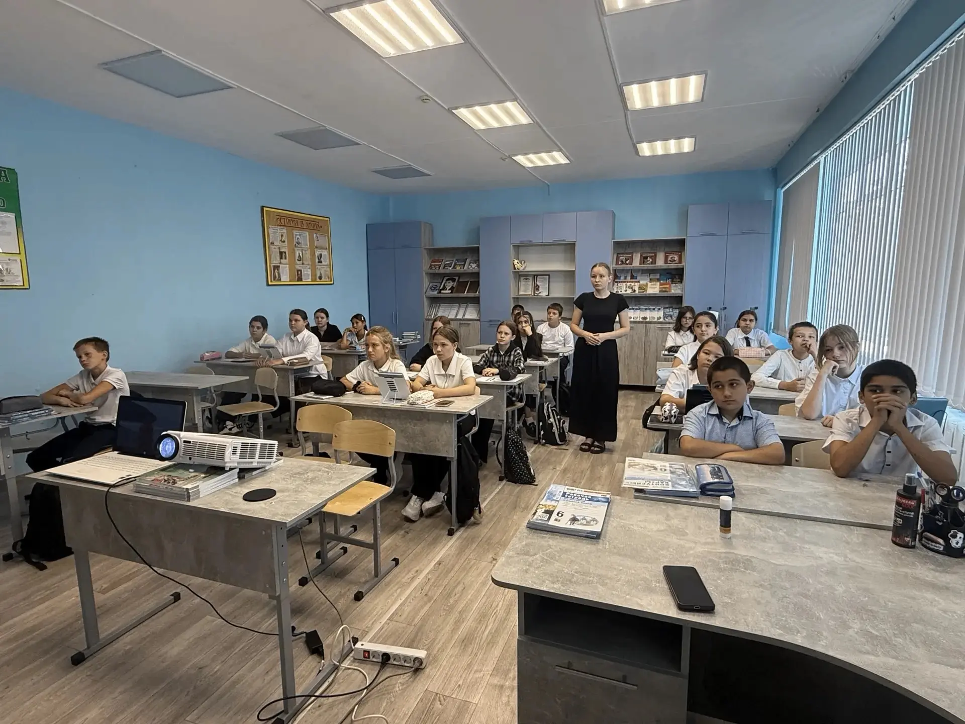 Сегодня учащиеся 6 класса вместе с советником директора по ВР стали участниками киноклу...