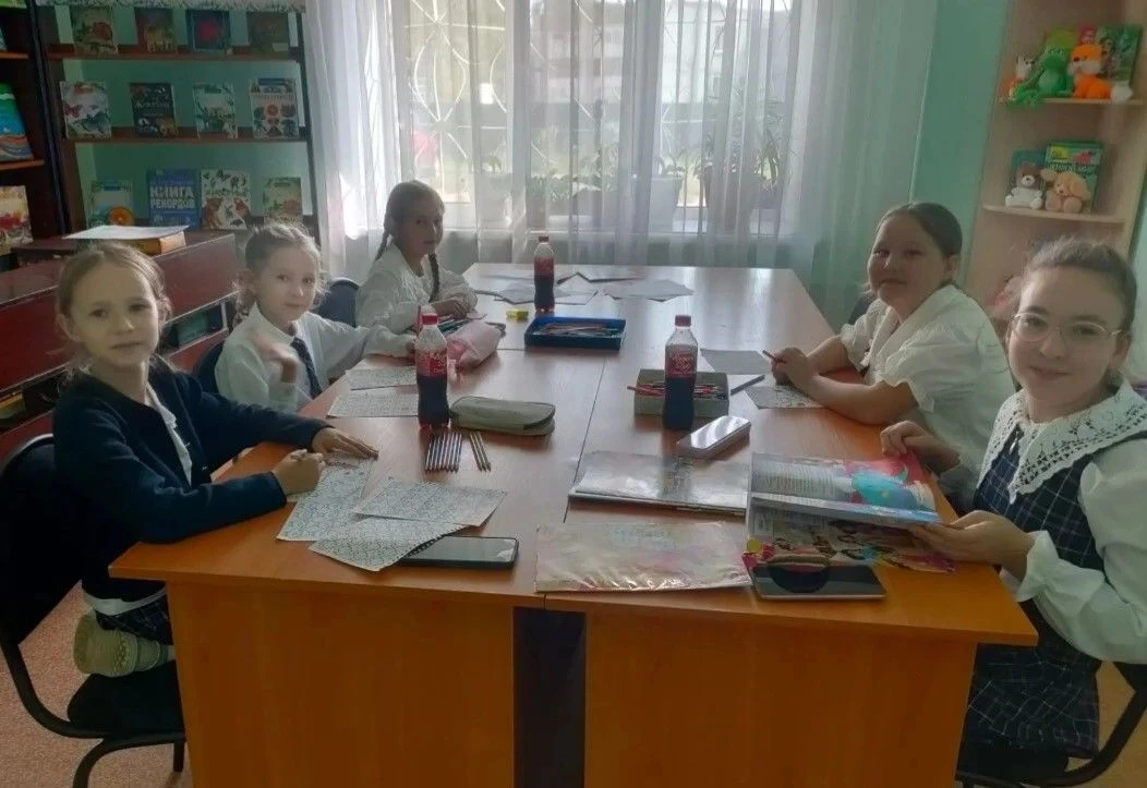 В теплый осенний денек детский отдел ЦБ вновь распахнул свои двери для ребят из 3-А кл....