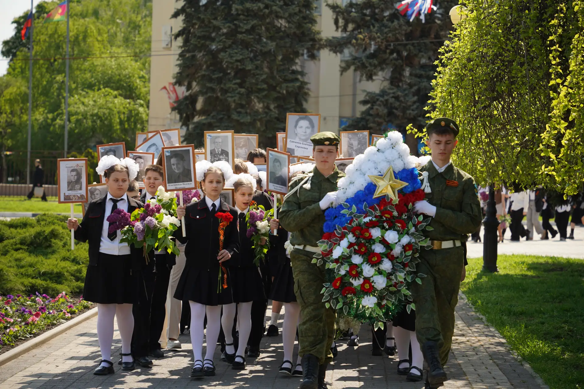 🇷🇺🎗8 мая в Ленинградском социально-педагогическом колледже прошла торжественная линейка, посвящённая