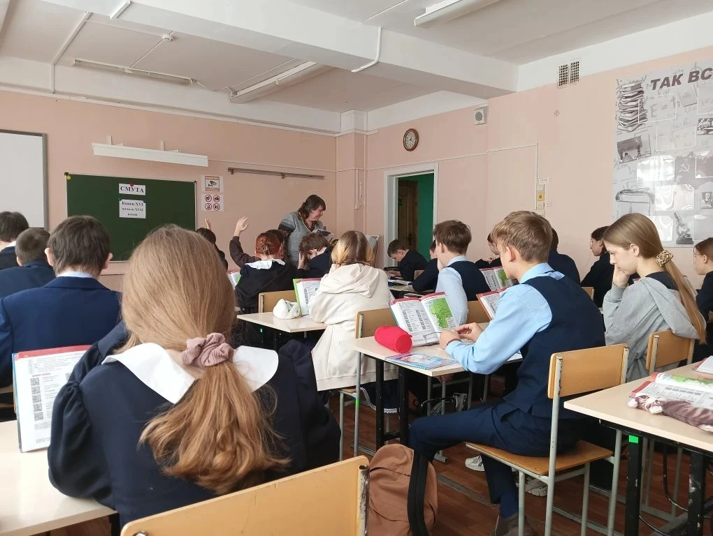 Сегодня в нашей школе прошли увлекательные открытые уроки по истории — настоящие мастер‑классы от оп