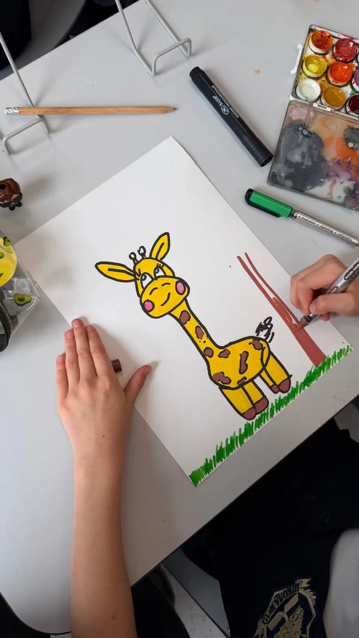 НАШИ #Уроки #Творчество #ИЗО #ШкольнаяЖизнь  🎨 На уроке ИЗО вместе с Василисой Евгеньевной Триголос 
