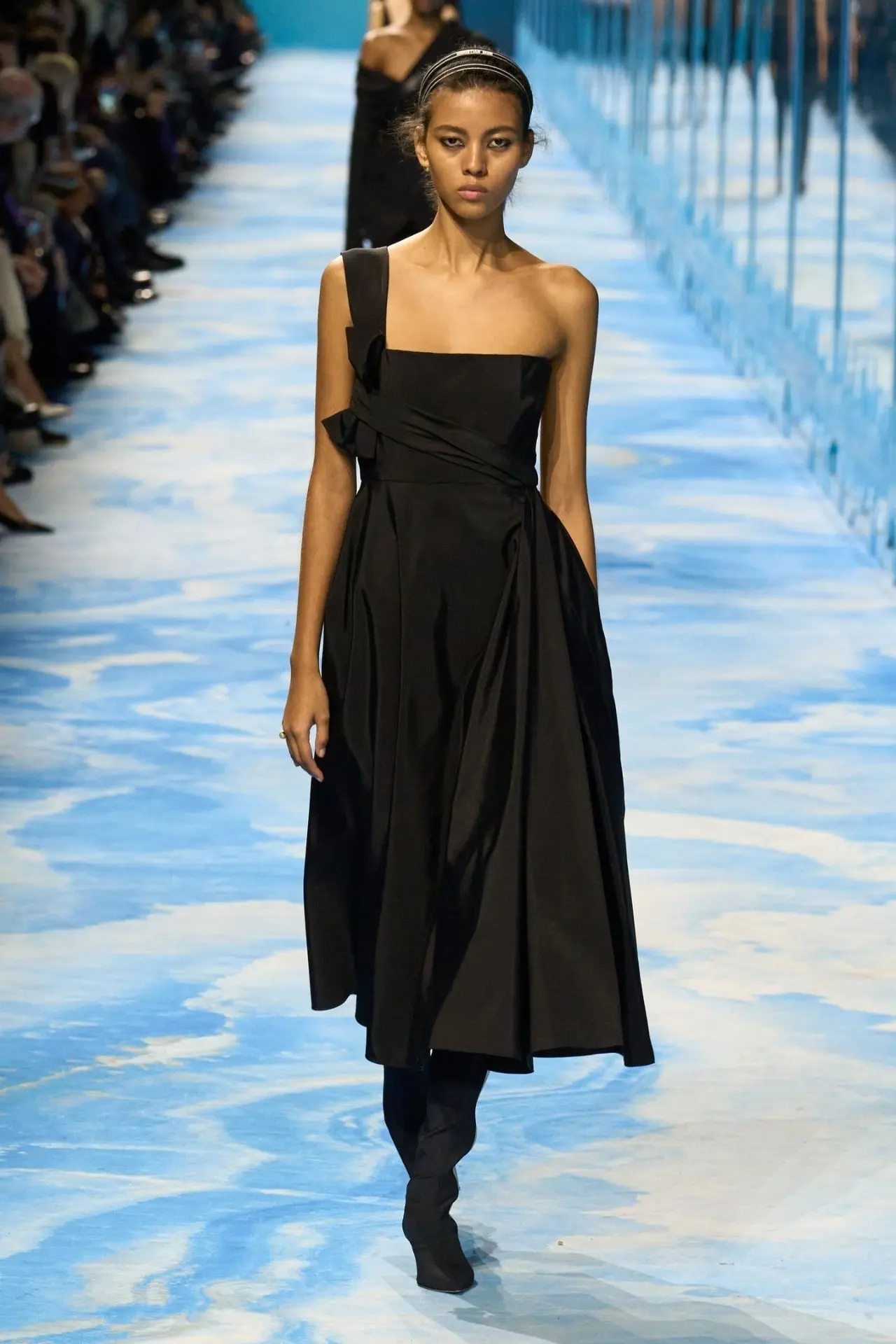 Высокая мода  Christian Dior, 2027.
