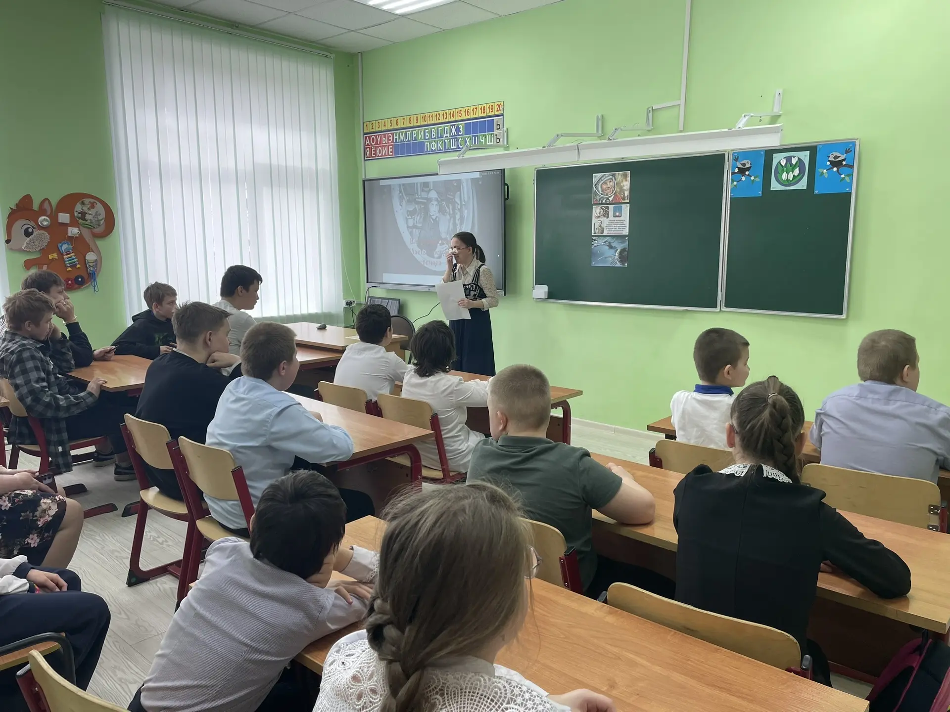 Сегодня, 14 апреля, с учащимися старших классов нашей школы встретились работники библи...