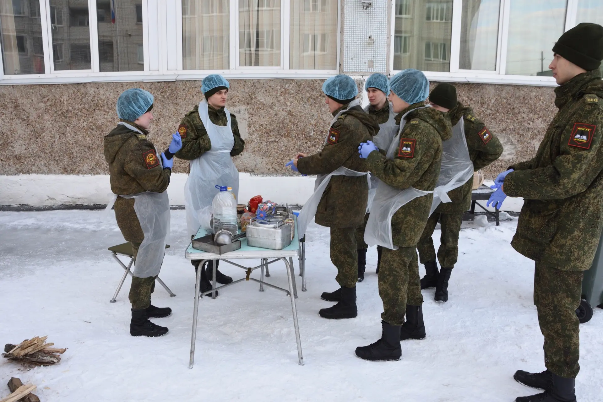 🍽️ Обед в полевых условиях? Легко!    Сегодня в военном учебном центре АлтГТУ прошли практические за