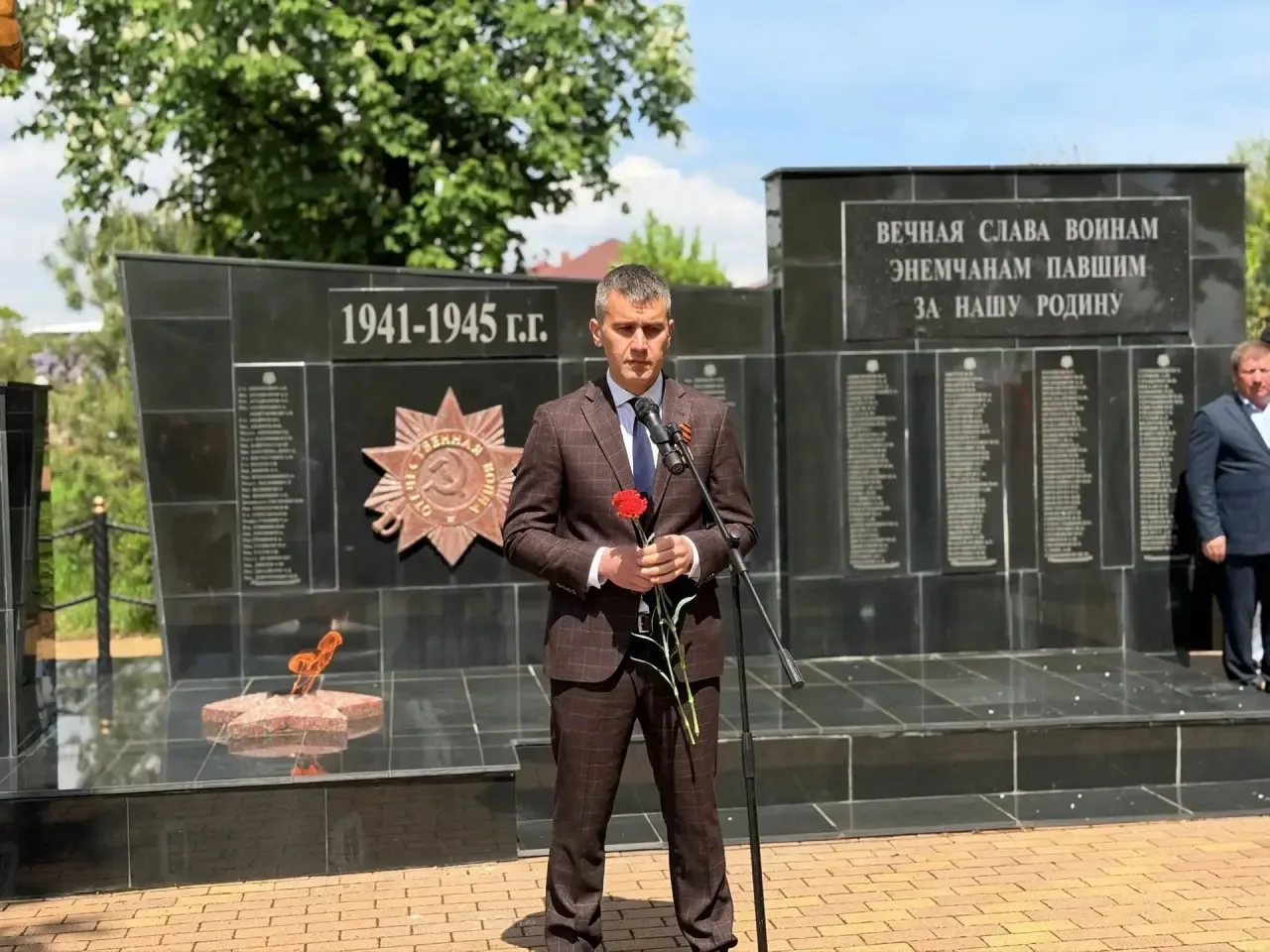 Сегодня в Энемском городском поселении прошел памятный автопробег, посвященный героям Великой Отечес