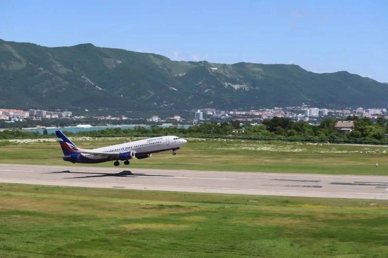 ✈️ За летний сезон воздушная гавань Геленджика приняла свыше 190 тысяч путешественников.