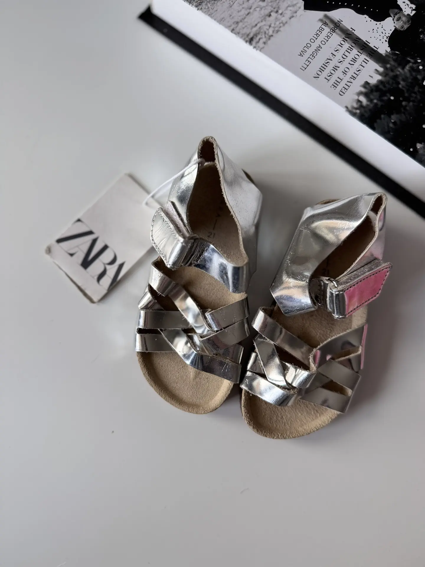 Сандалии ZARA, новые с биркой. Первоначальная цена в магазине 2399р