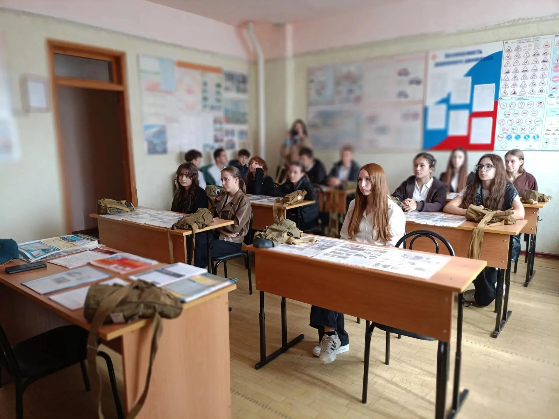 Апшеронские гимназисты познакомились с профессией пожарного и узнали об основах безопас...