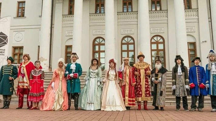 Исторический квест-фестиваль «Московская машина времени»

Фестиваль переносит участников сквозь пять