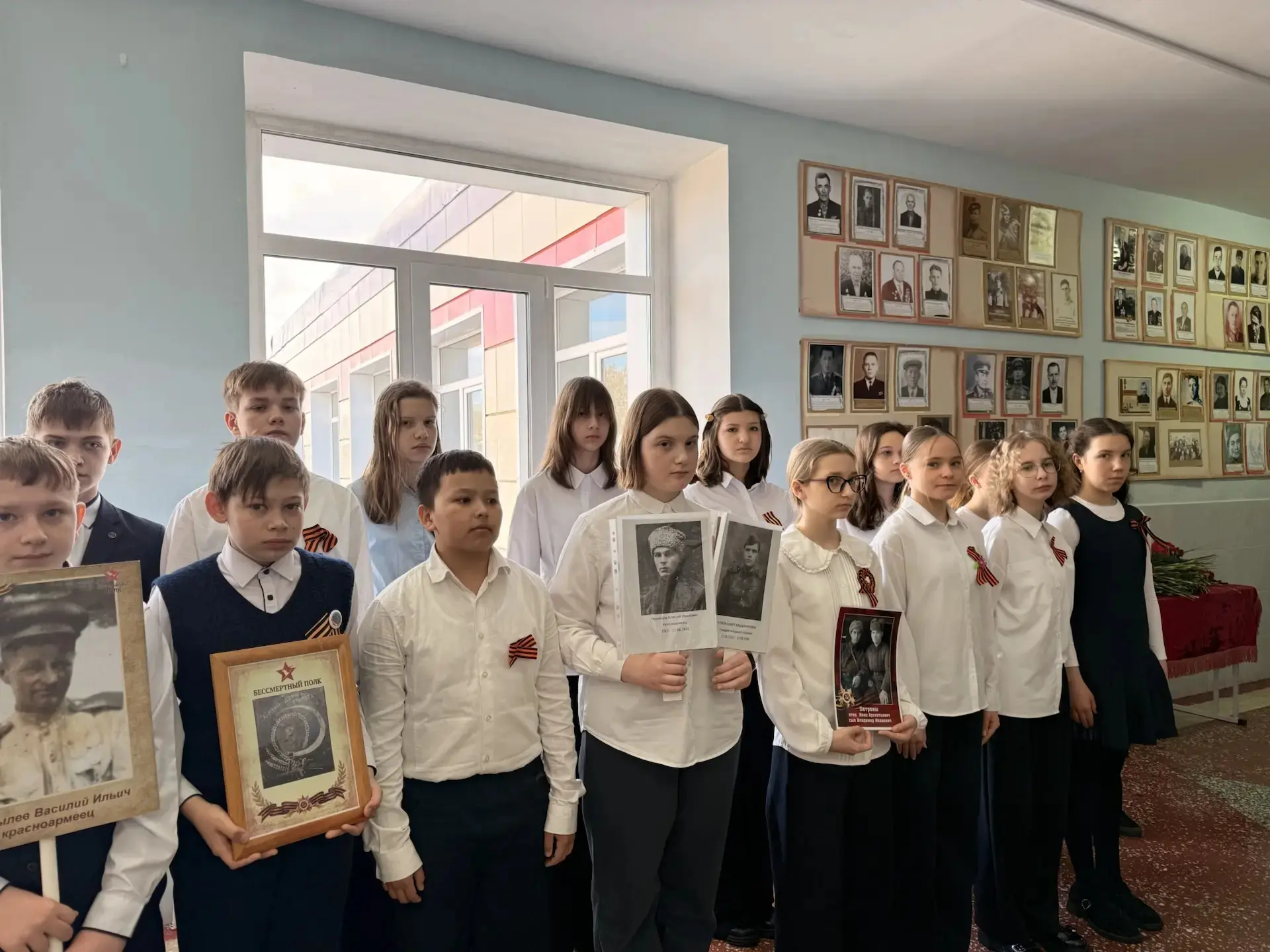 Никто не забыт, ничто не забыто! День памяти и гордости: «Бессмертный полк» в Лицее!   В лицее продо