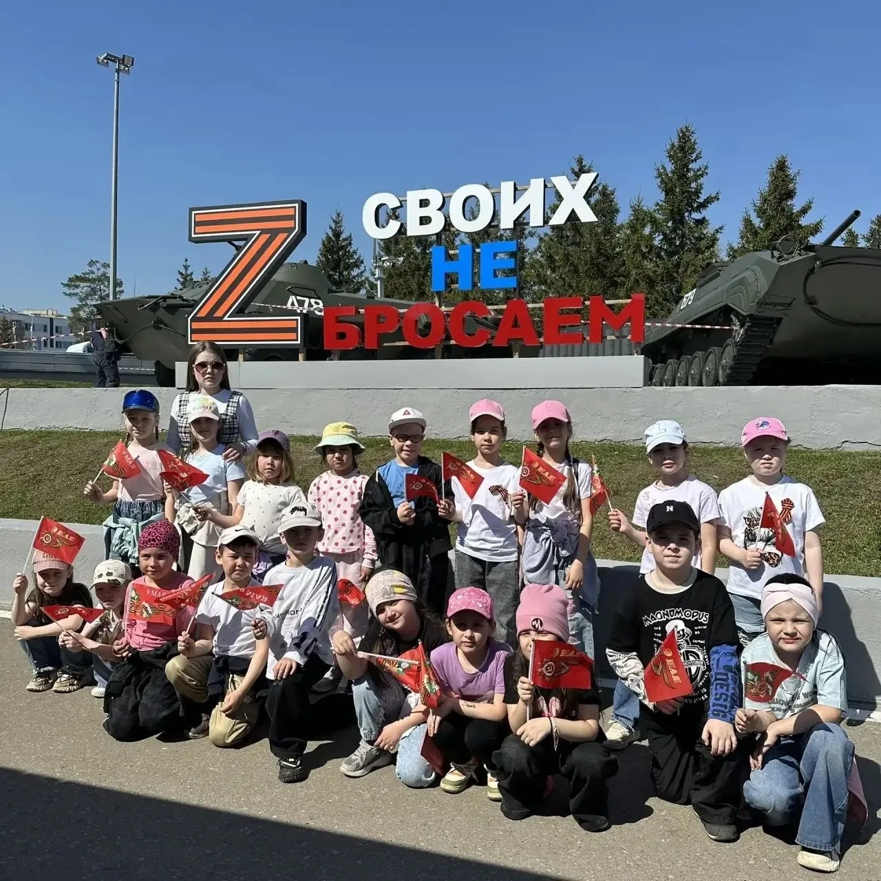 Дети подготовительной группы Детского сада №107 "Салават купере" почтили память героев на мемориальн