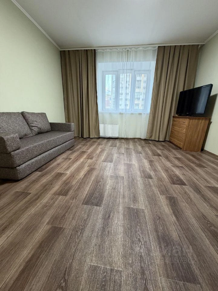 Сдам без посредников: 2-комнатная квартира, 56м²
