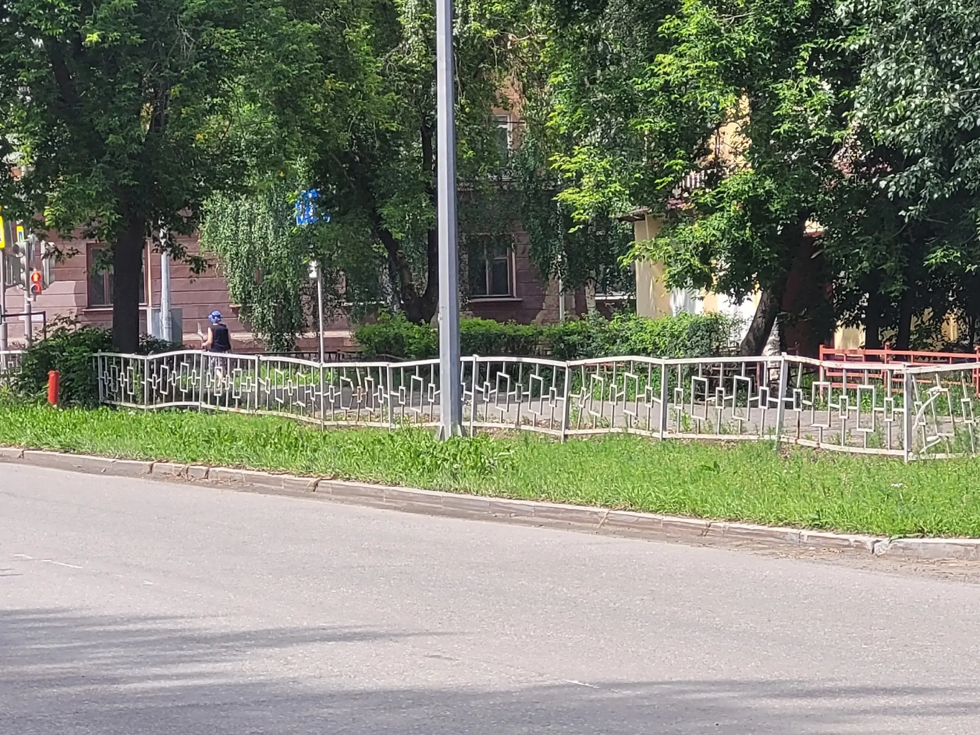 Ул. Карла Маркса. Оградки загляденье!