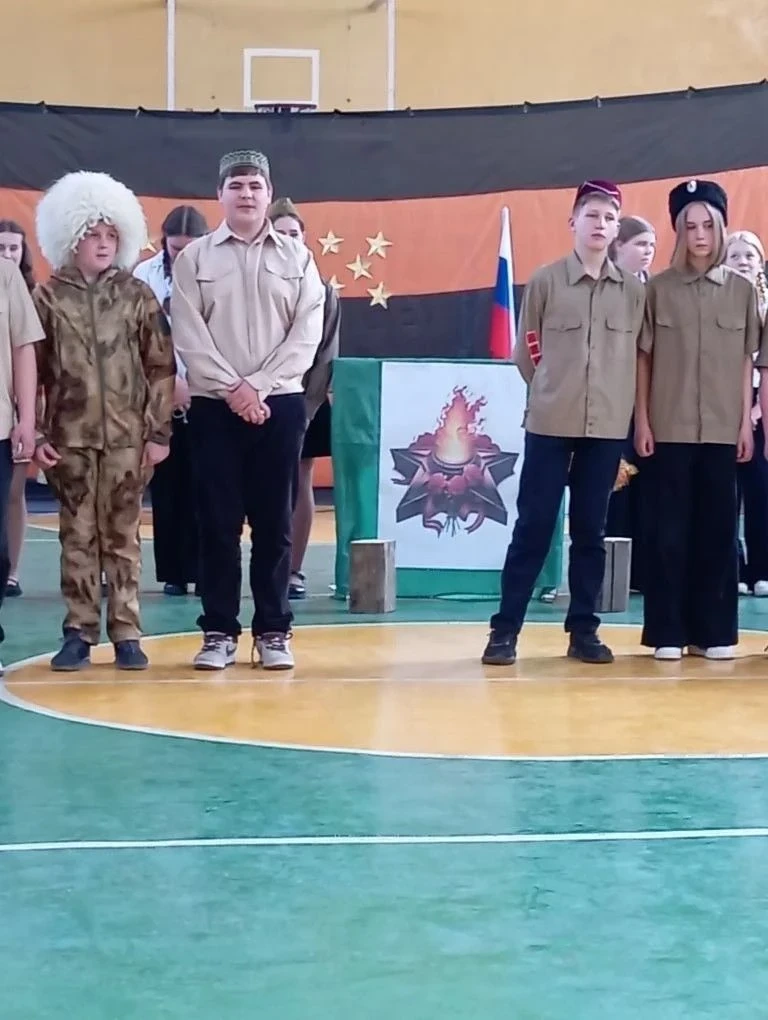 Юные герои Ждановки: Сердца полные памяти  Средняя школа № 2 города Ждановки стала местом, где честв