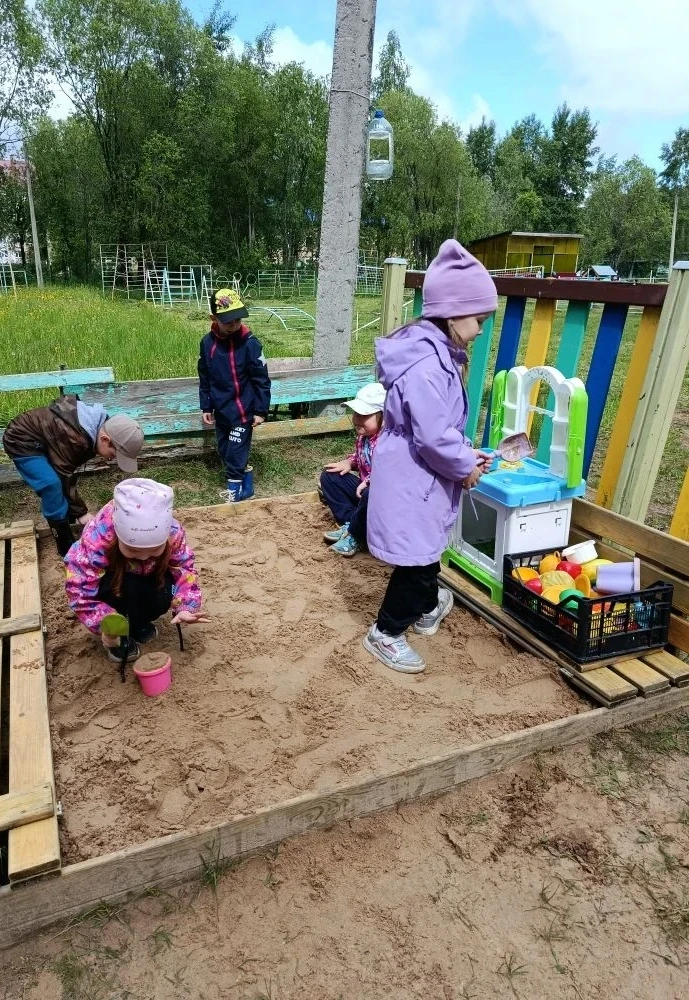 🌼Игры с песком – любимая детская деятельность. Невозможно представить участок ДОУ летом без песочни