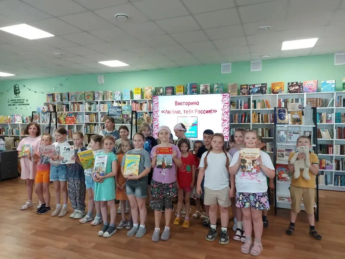 🌼🌼🌼 Сегодня ребята 1 и 2 отряда совершили увлекательное путешествие в библиотеку!

Сотрудники биб