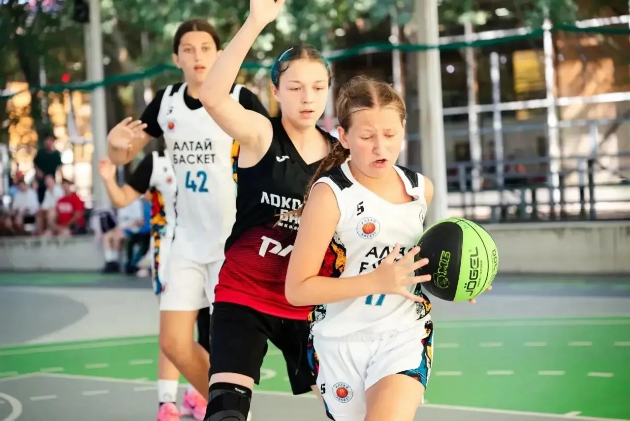 🏀 Ученица школы № 20 станицы Казанской Мария Горбенко прямо сейчас представляет Кавказ...