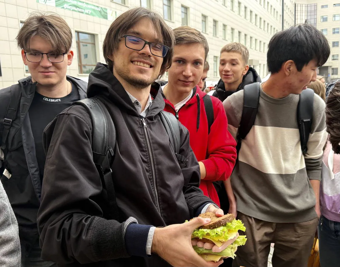 🔧 ПИШ НГУ приняла участие в Научном пикнике НГУ