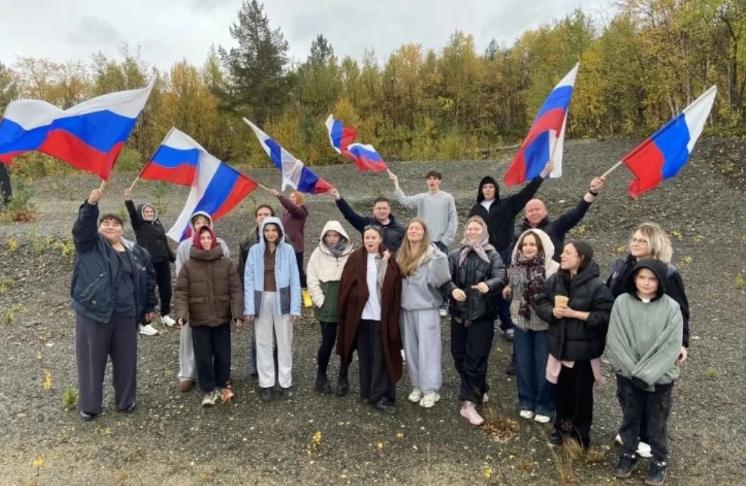 В Мурманской области встретили пассажиров арестованного судна "Профессор Молчанов"