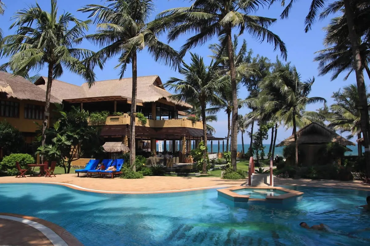 Отель Bamboo Village Resort & Spa 4*