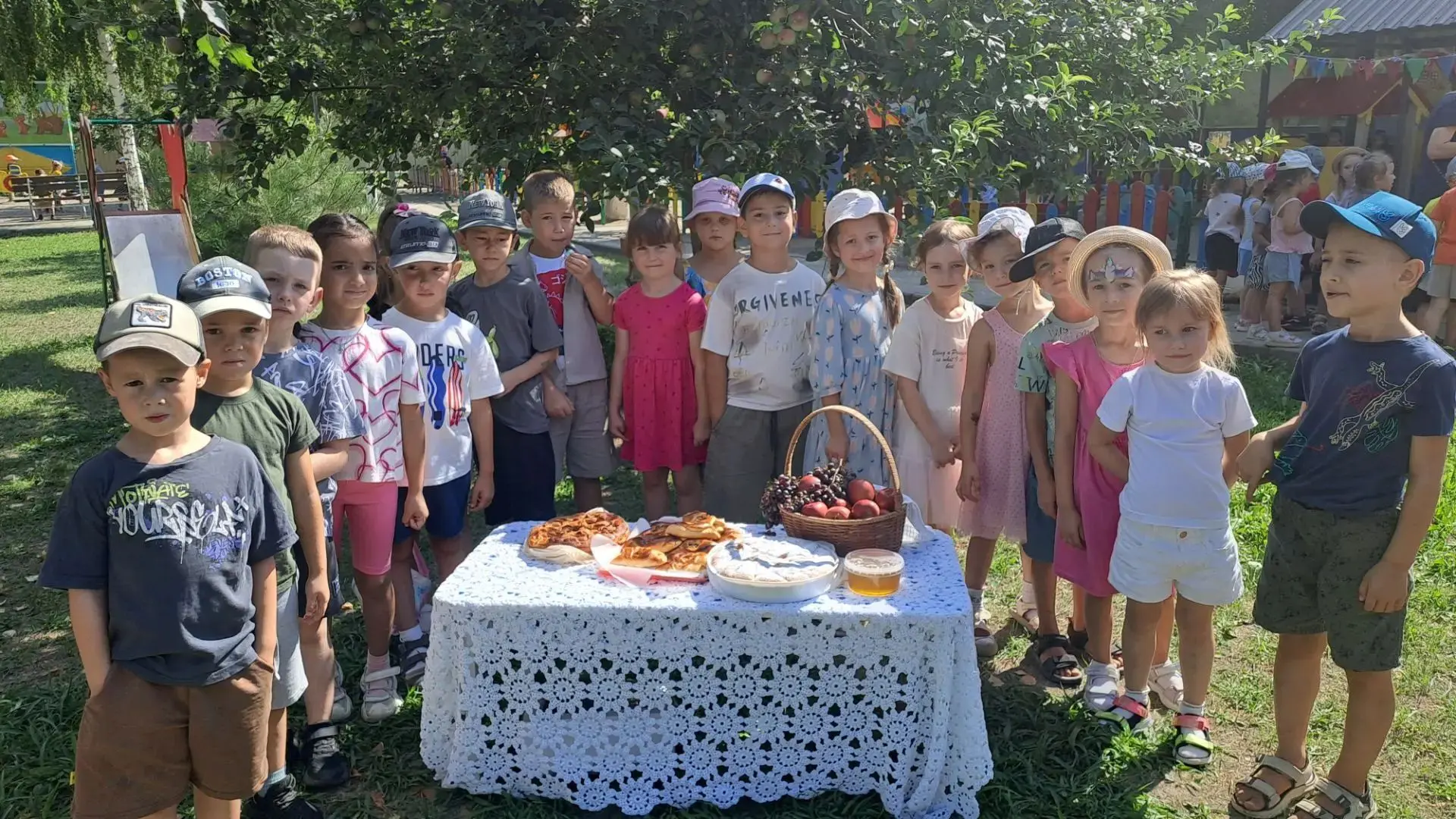 🍏🍎🍏 Праздник яблок сегодня отпраздновали ребята в нашем детском саду. Народные игры ...