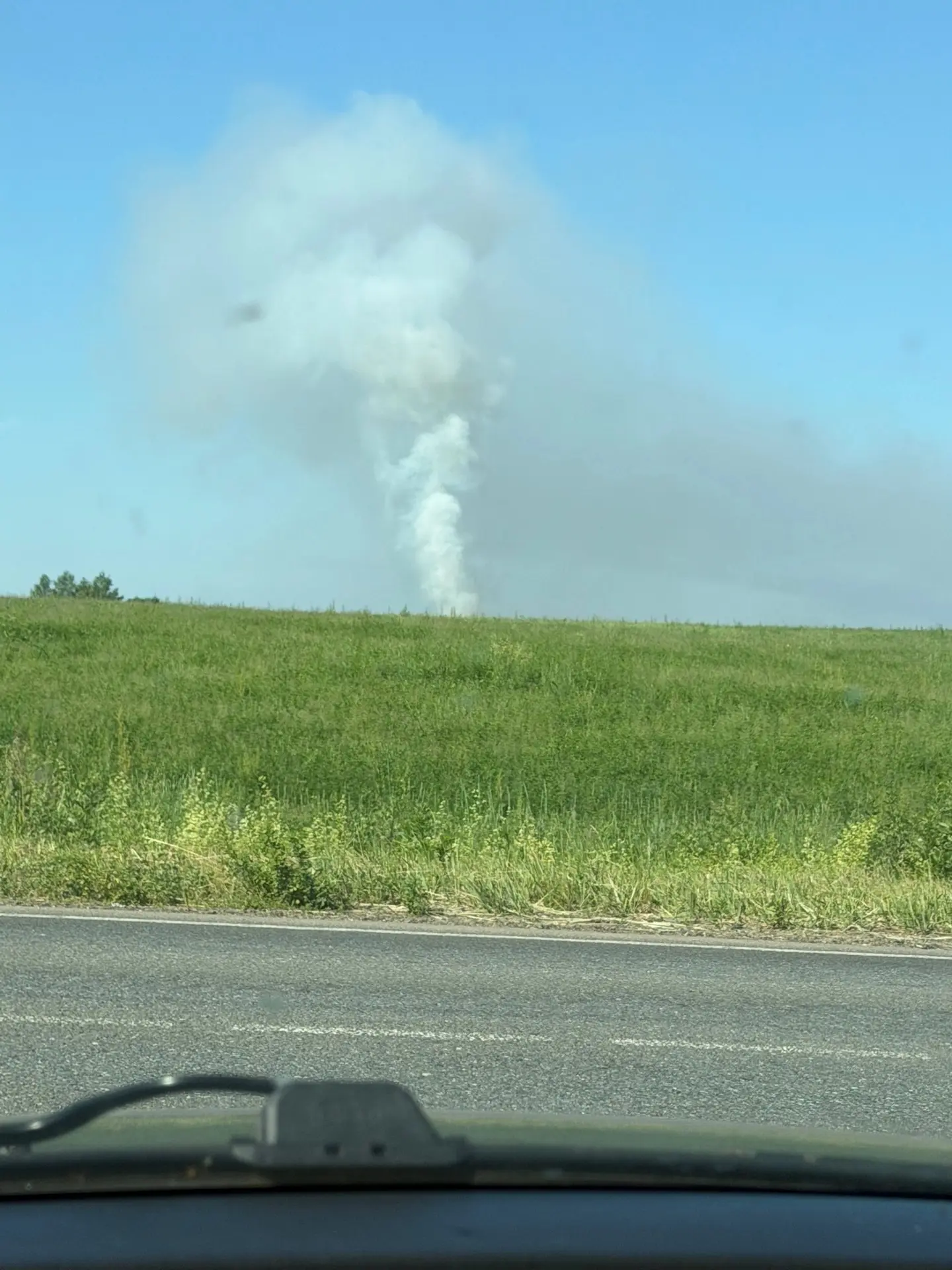 🔥 В Костромском районе третий день полыхает свалка «Холм»

Свалка загорелась еще в четверг, 11 июня