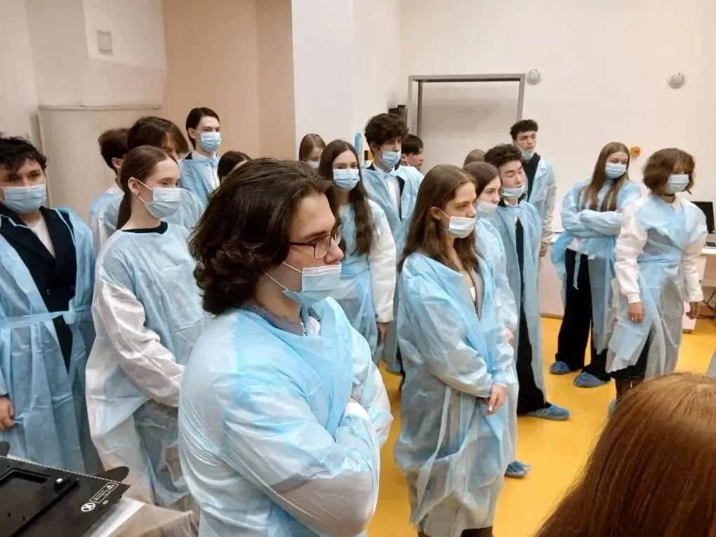 🎓 10 «Б» класс гимназии — в гостях в «Краевом клиническом центре  онкологии»  Сегодня наши старшекла