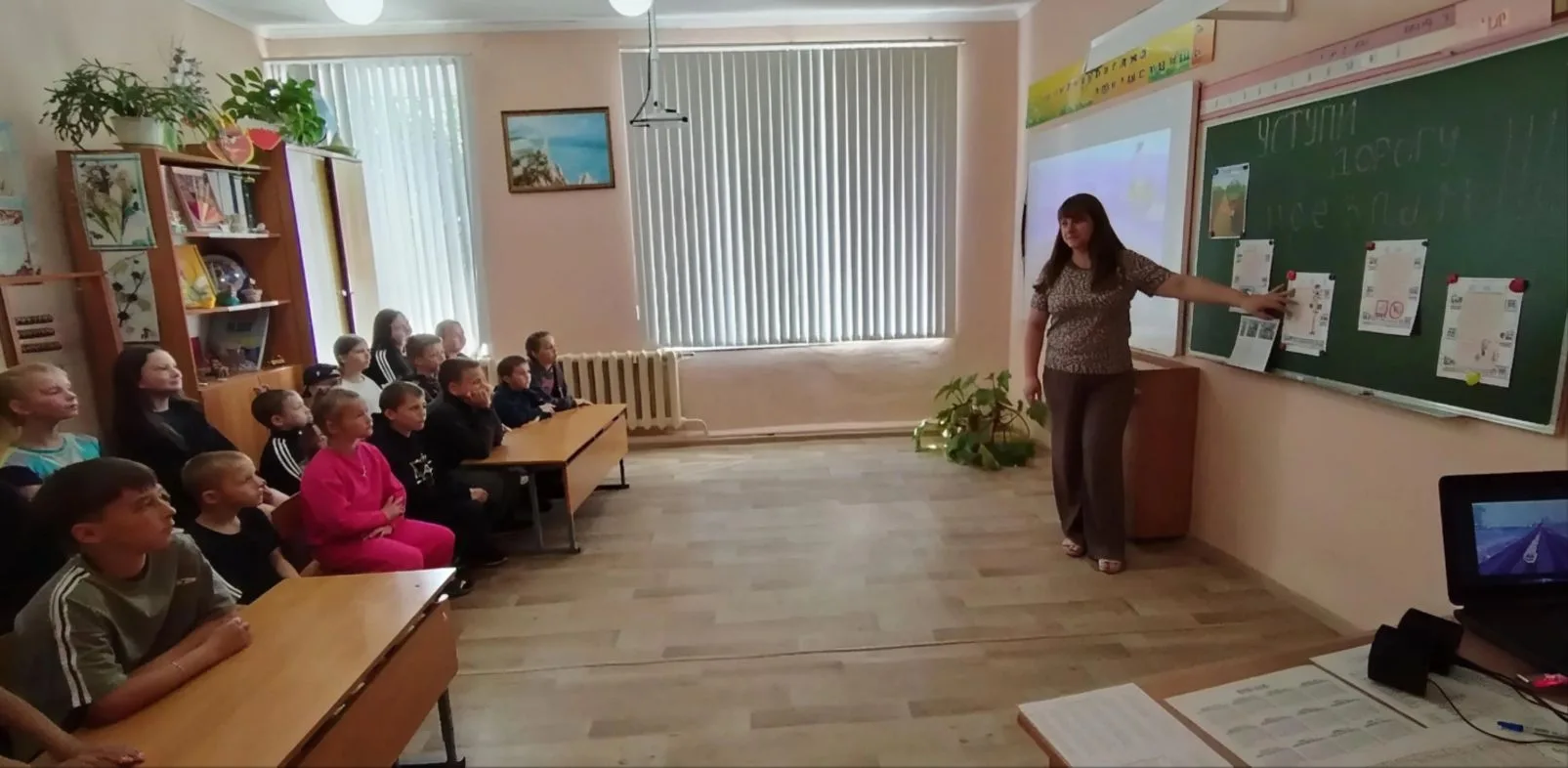 🚦🚆 Сегодня в нашем лагере прошла важная беседа в рамках месячника «Уступи дорогу поез...