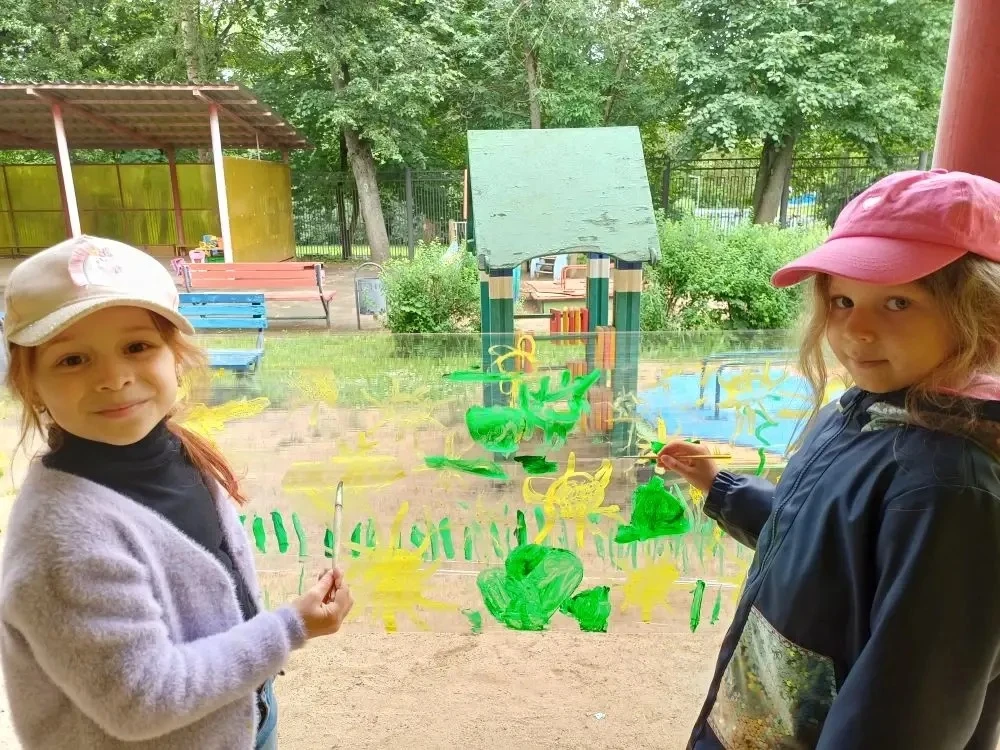 ☀️ Лето в наших дошкольных группах — это сплошное вдохновение! 

Наши прогулки стали не просто играм