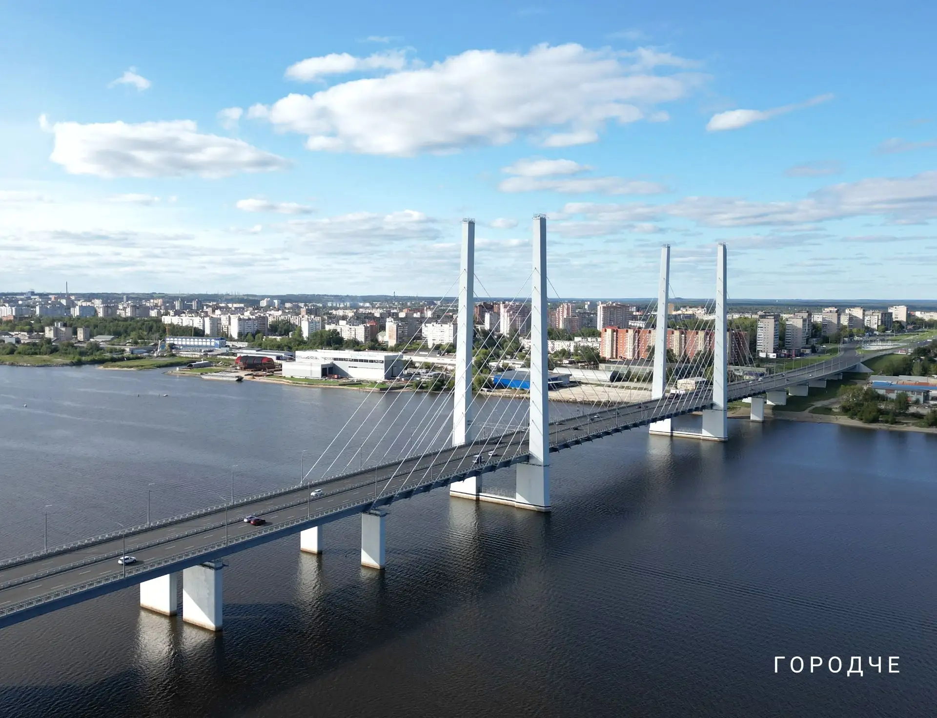 У Архангельского моста запустят дрон. Обнаружены дефекты.