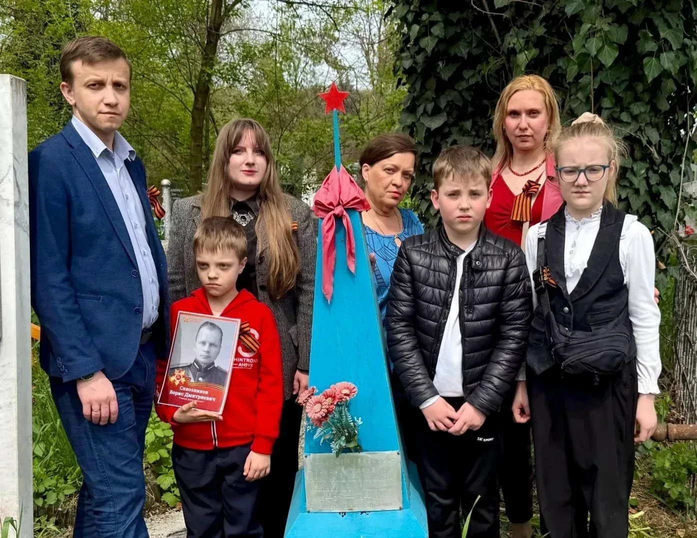 В один и тот же час в Нальчике и Краснодаре прошла патриотическая акция, организованная движением «Р