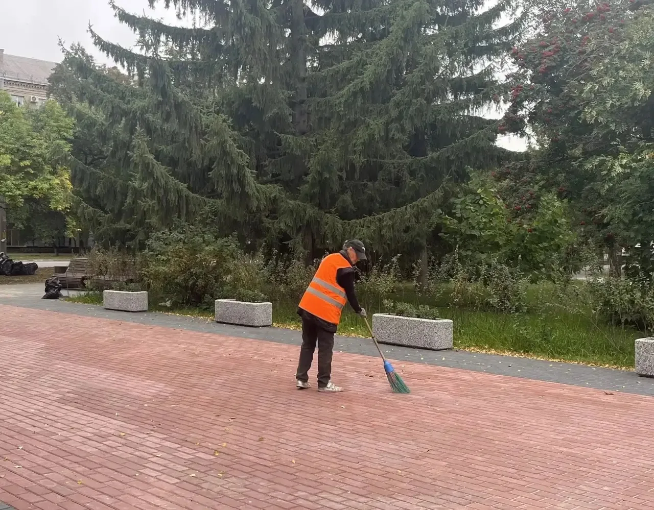 Управление благоустройства города Копейска продолжает работу