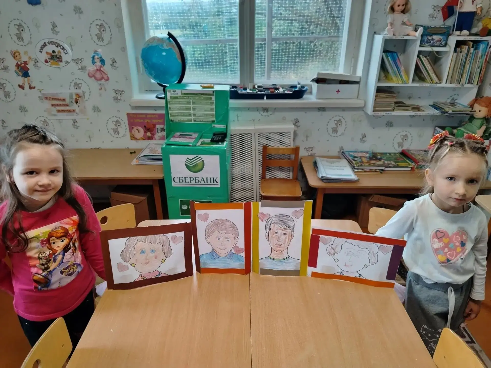 🔹В рамках реализации проекта "Азбука Эмпатии" воспитанники разновозрастной группы  изг...