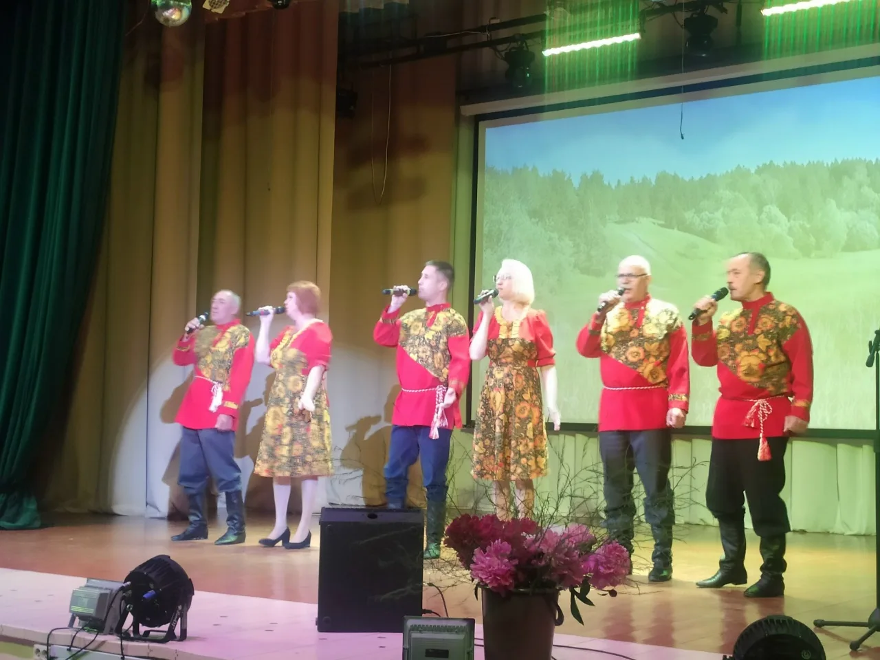 ✨ В районном Доме культуры состоялось торжественное награждение сотрудников Подосиновской ЦРБ, приур