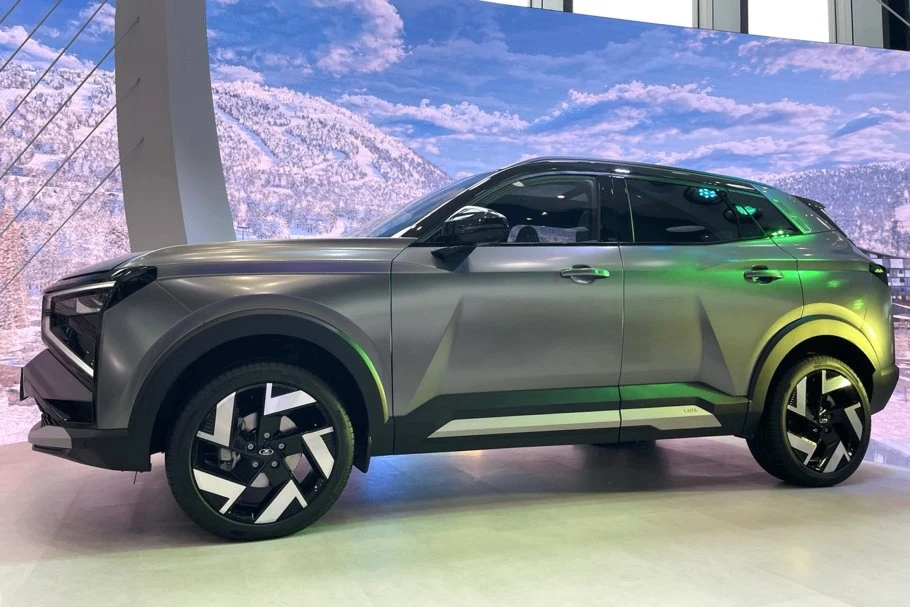 АвтоВАЗ рассказал, какая модель первой получит новые двигатели Lada