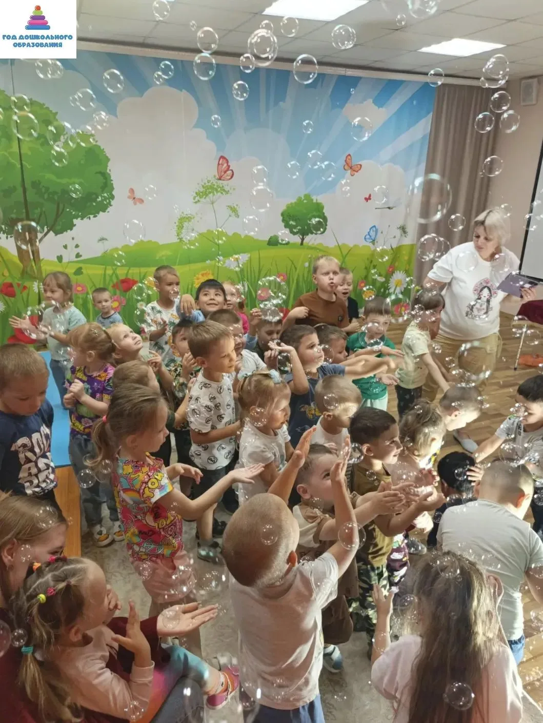 Наш детский сад "Василёк" превратился в настоящий цирковой шапито! Звонкий смех детей н...