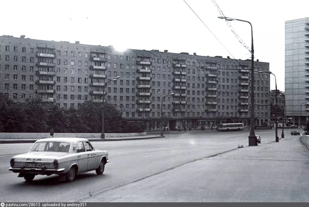 Бутырская ул (начало,магазин "Восход") 1981
