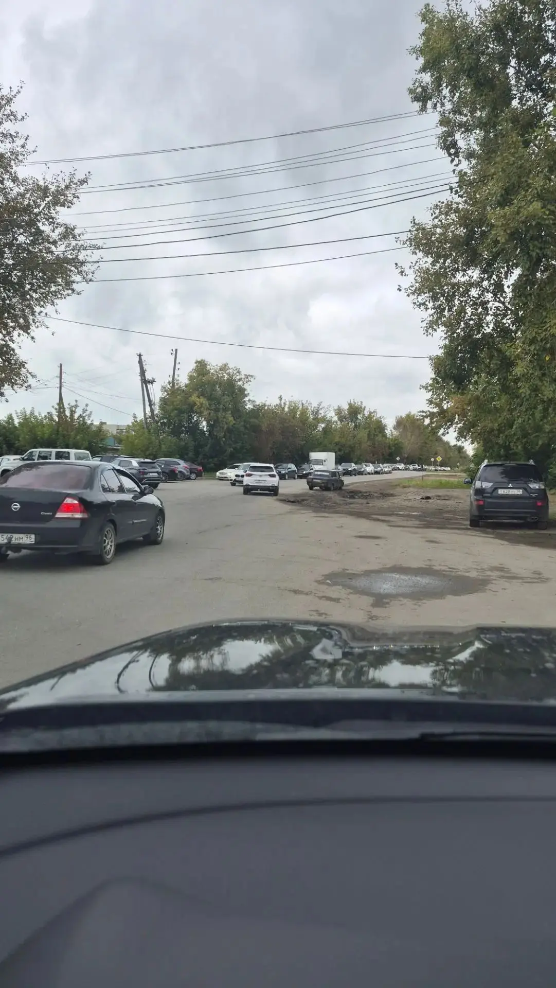 В Каменске-Уральском водители продолжают "охоту" за бензином.