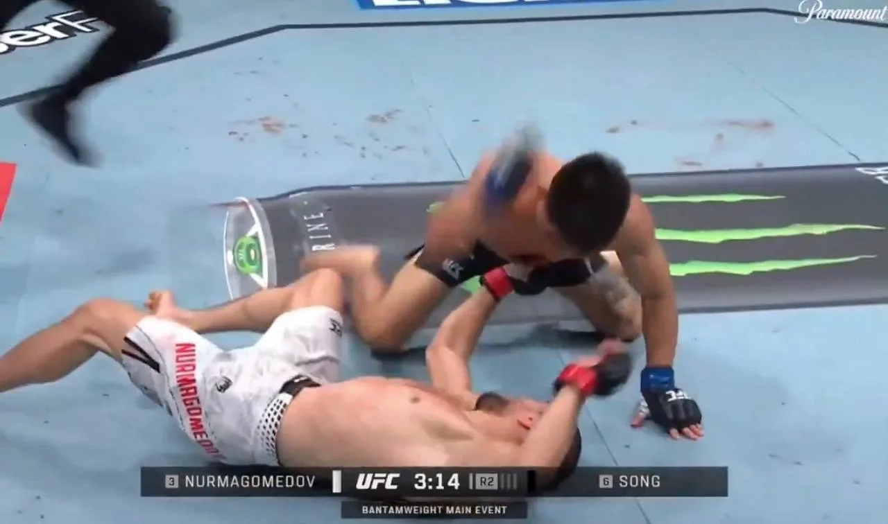 Сун Ядун нокаутировал Умара Нурмагомедова в главном бое турнира UFC в Шанхае. Это пораж...