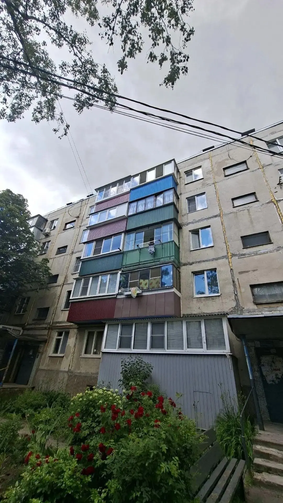 🏠Продолжается капитальный ремонт фасада МКД по адресу:  г.Курск, ул. 50 лет Октября, д.155Б. В наст