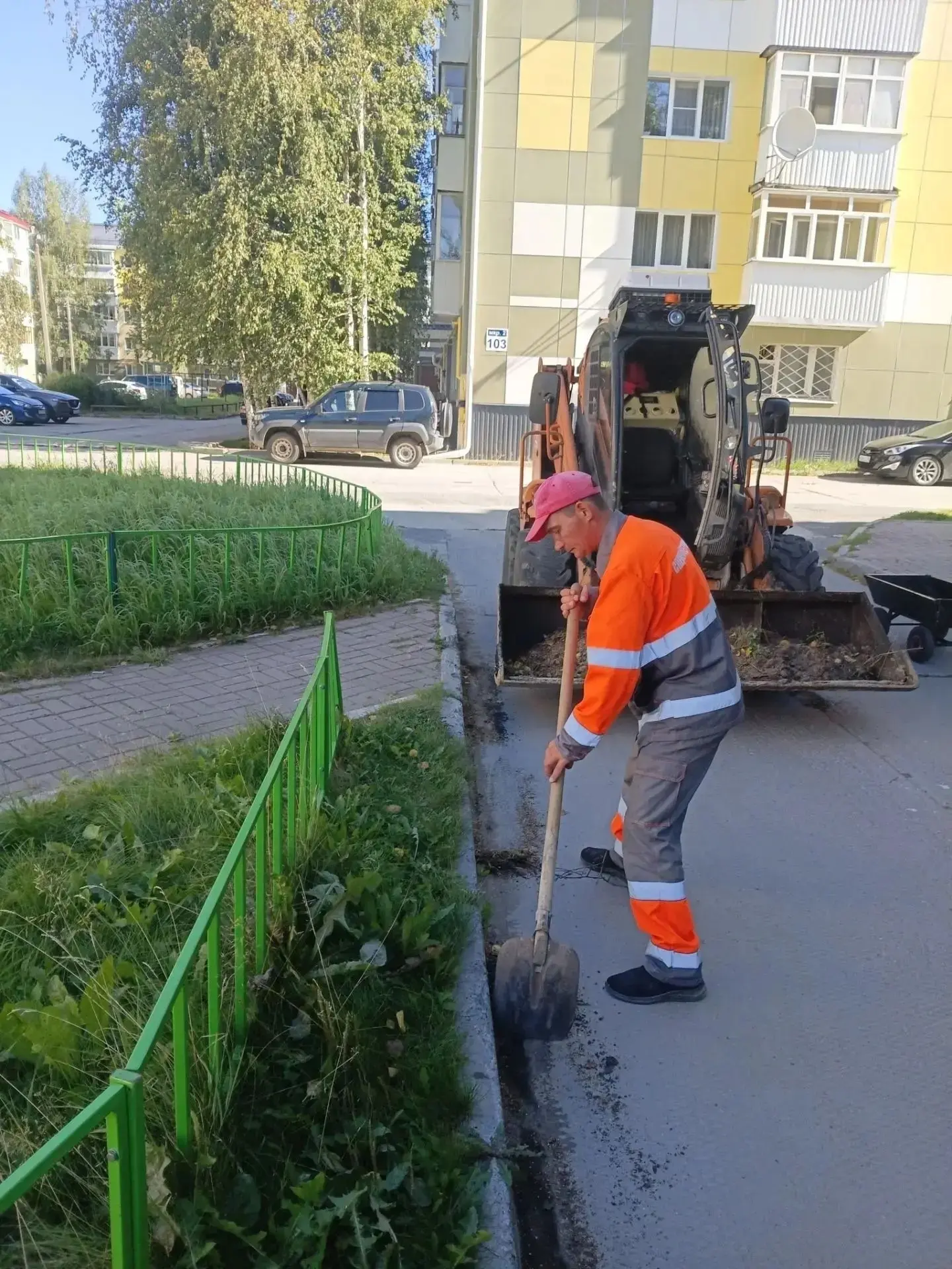 🛠 В течение этой недели службы ЖКХ продолжили активные сезонные работы. Было выполнено...