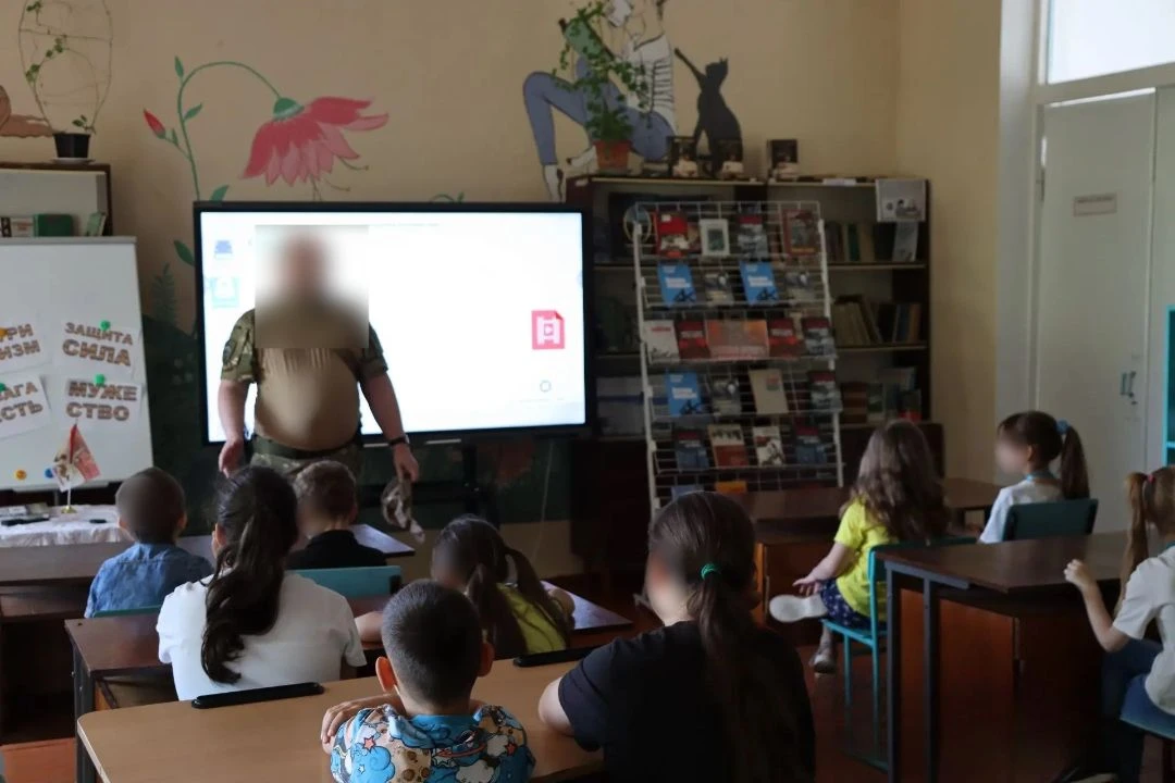 ✨Патриотический час в Сивашской школе №1: «Вместе- мы сила!»
 
👆В Сивашской школе №1 прошел патриот