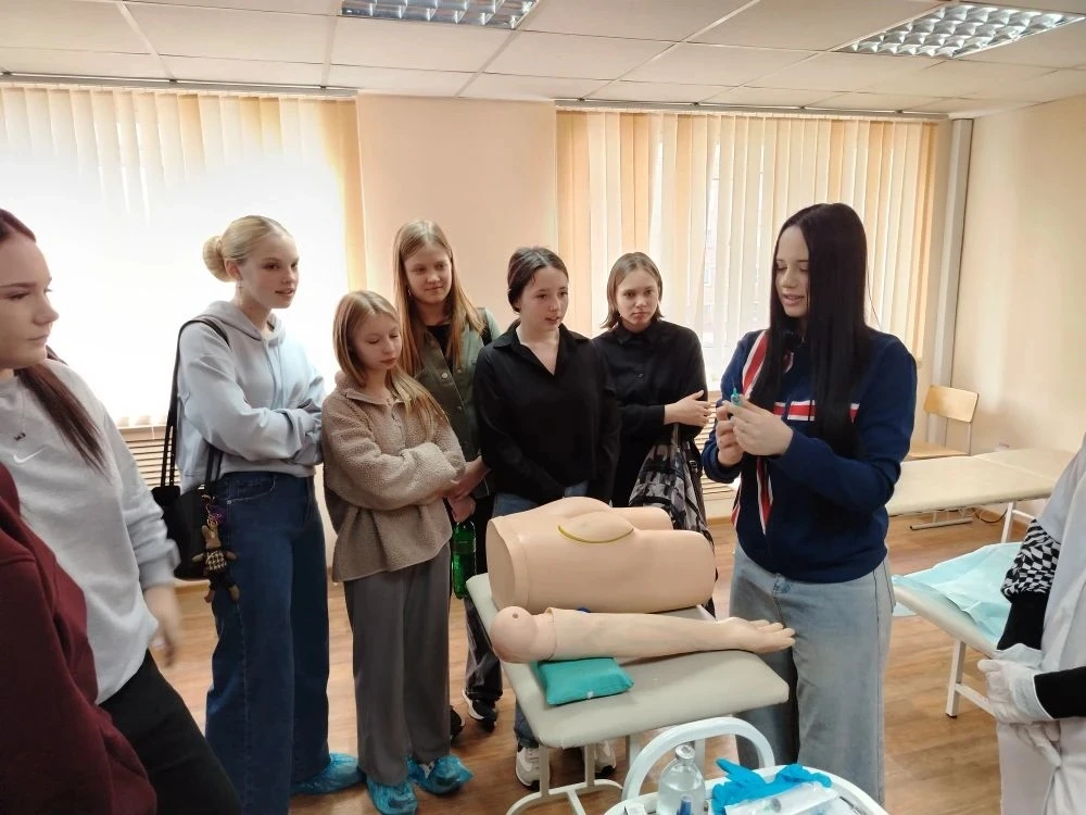 Учащиеся 9-х классов побывали на Дне открытых дверей в Прокопьевском филиале Кузбасского медицинског