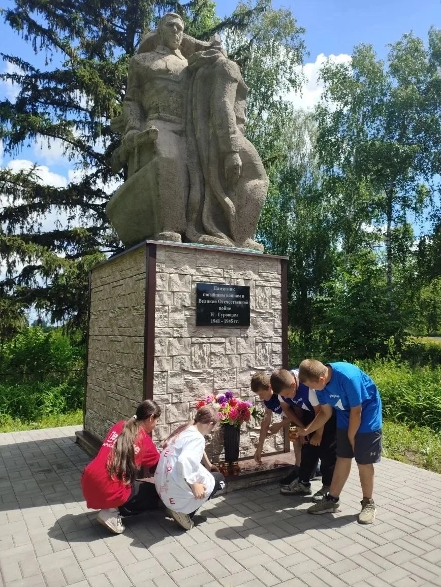 В преддверии Дня памяти и скорби активисты первичного отделения Волжанской школы приняли участие в а