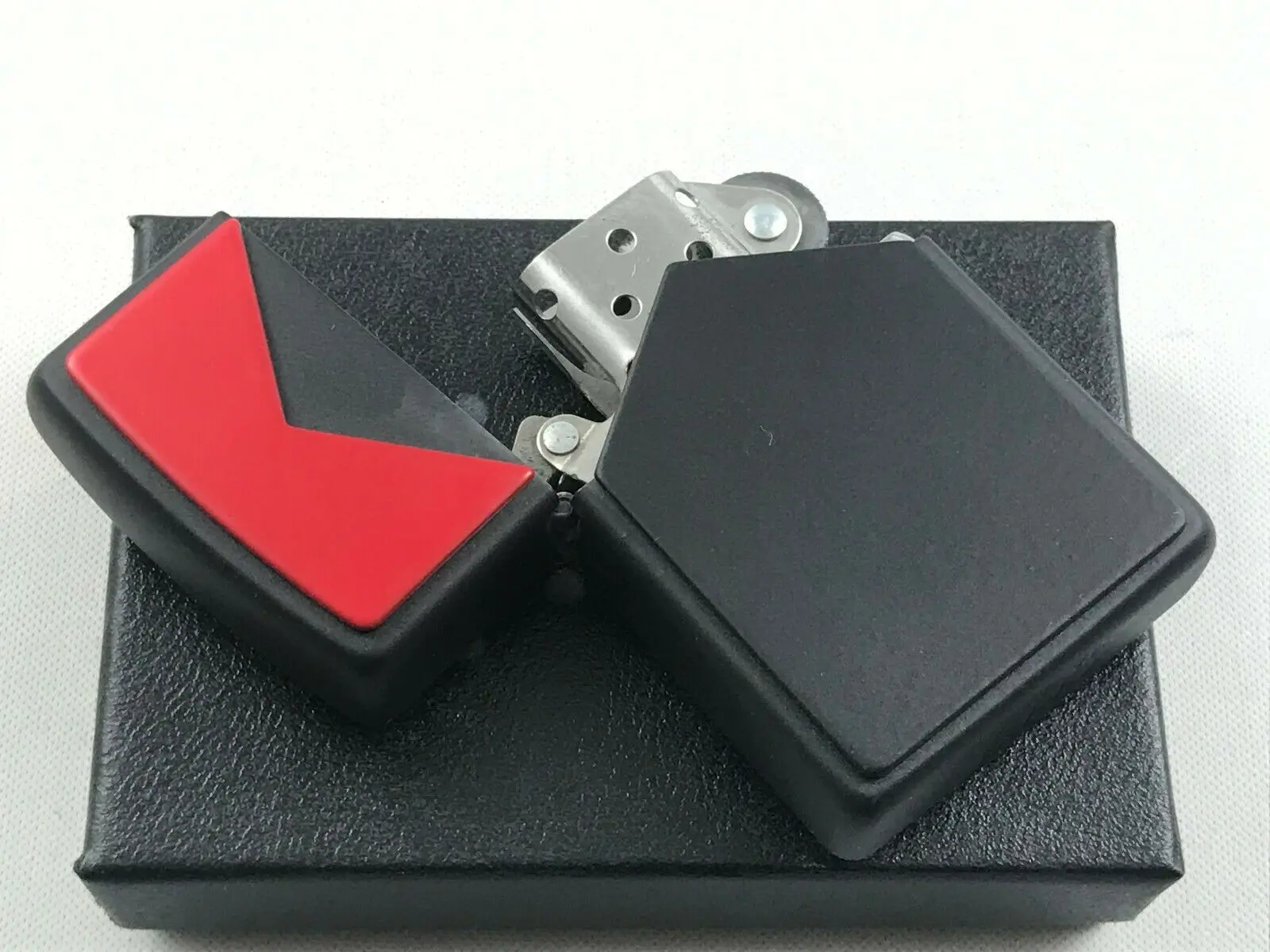 Zippo Marlboro "Red Roof".
